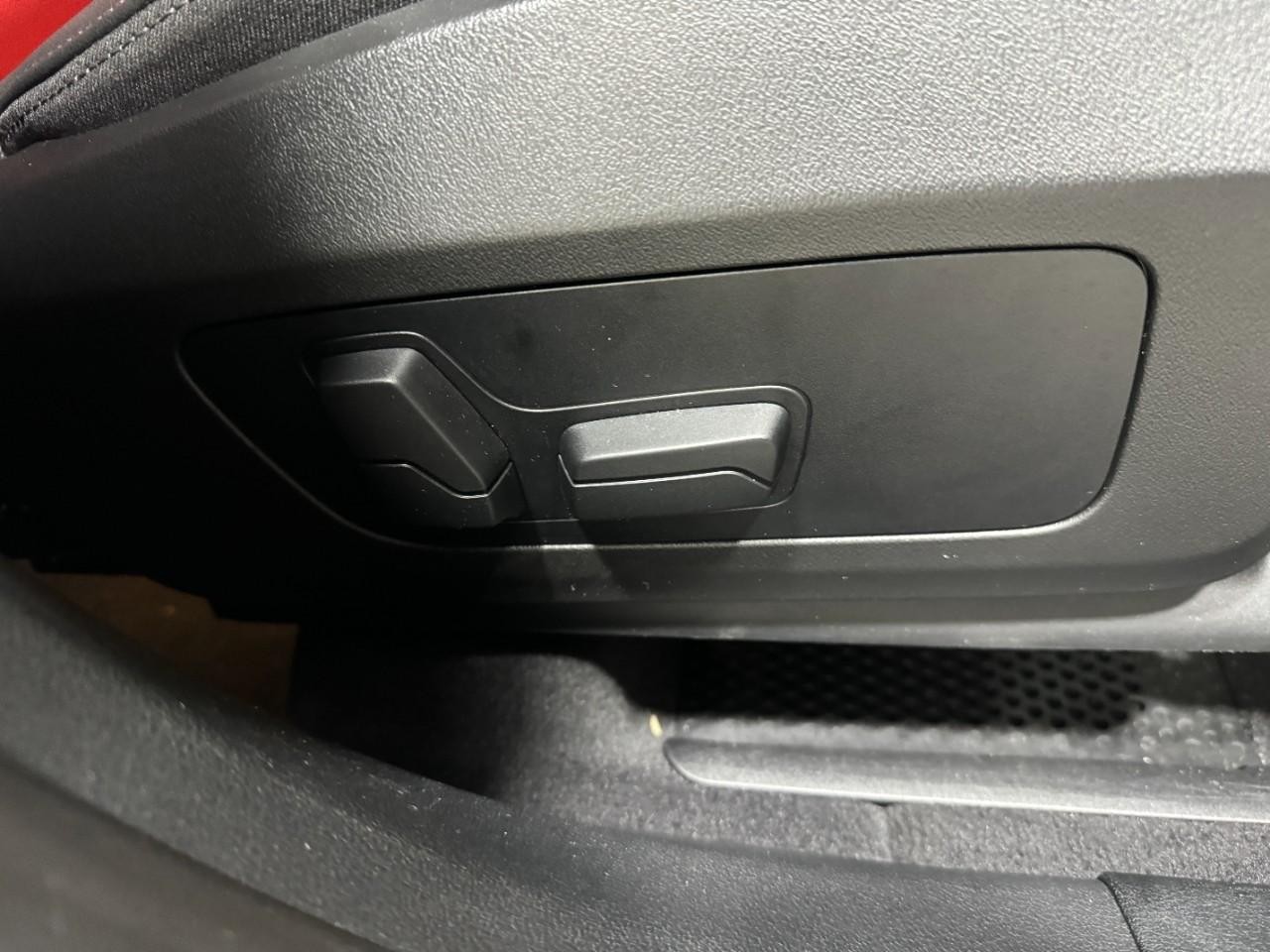 BMW X1 Vehicle Full-screen Gallery Image 18