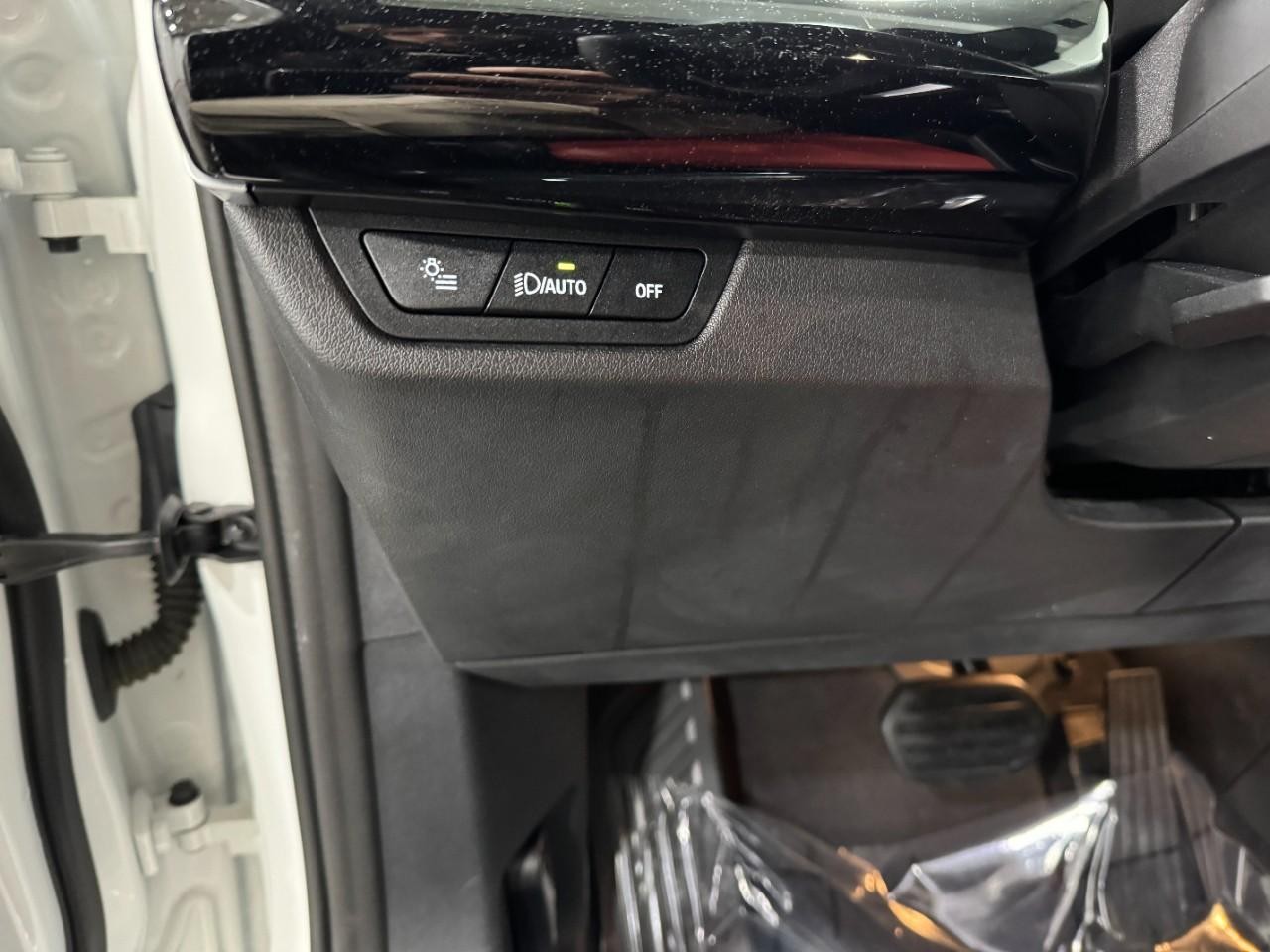 BMW X1 Vehicle Full-screen Gallery Image 27