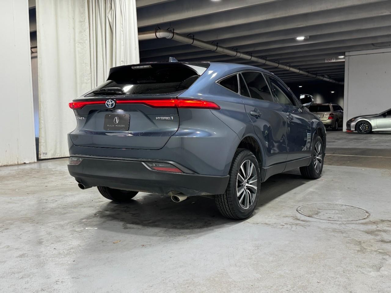 Toyota Venza Vehicle Full-screen Gallery Image 4