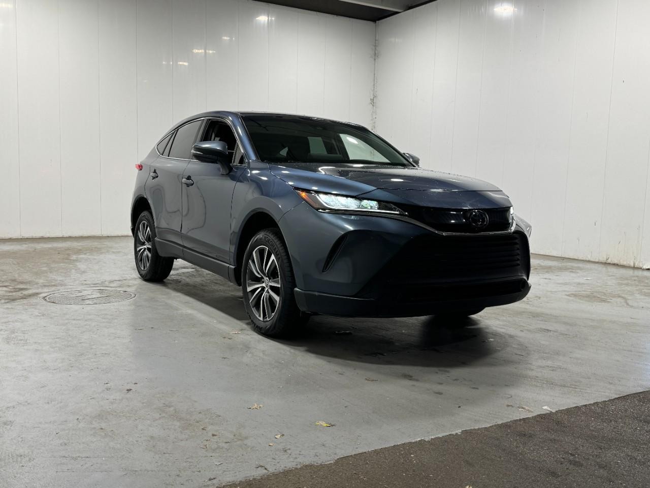 Toyota Venza Vehicle Full-screen Gallery Image 6