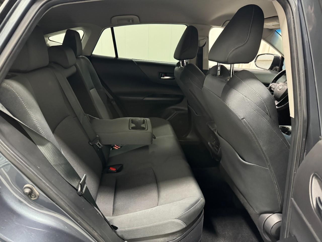 Toyota Venza Vehicle Full-screen Gallery Image 10