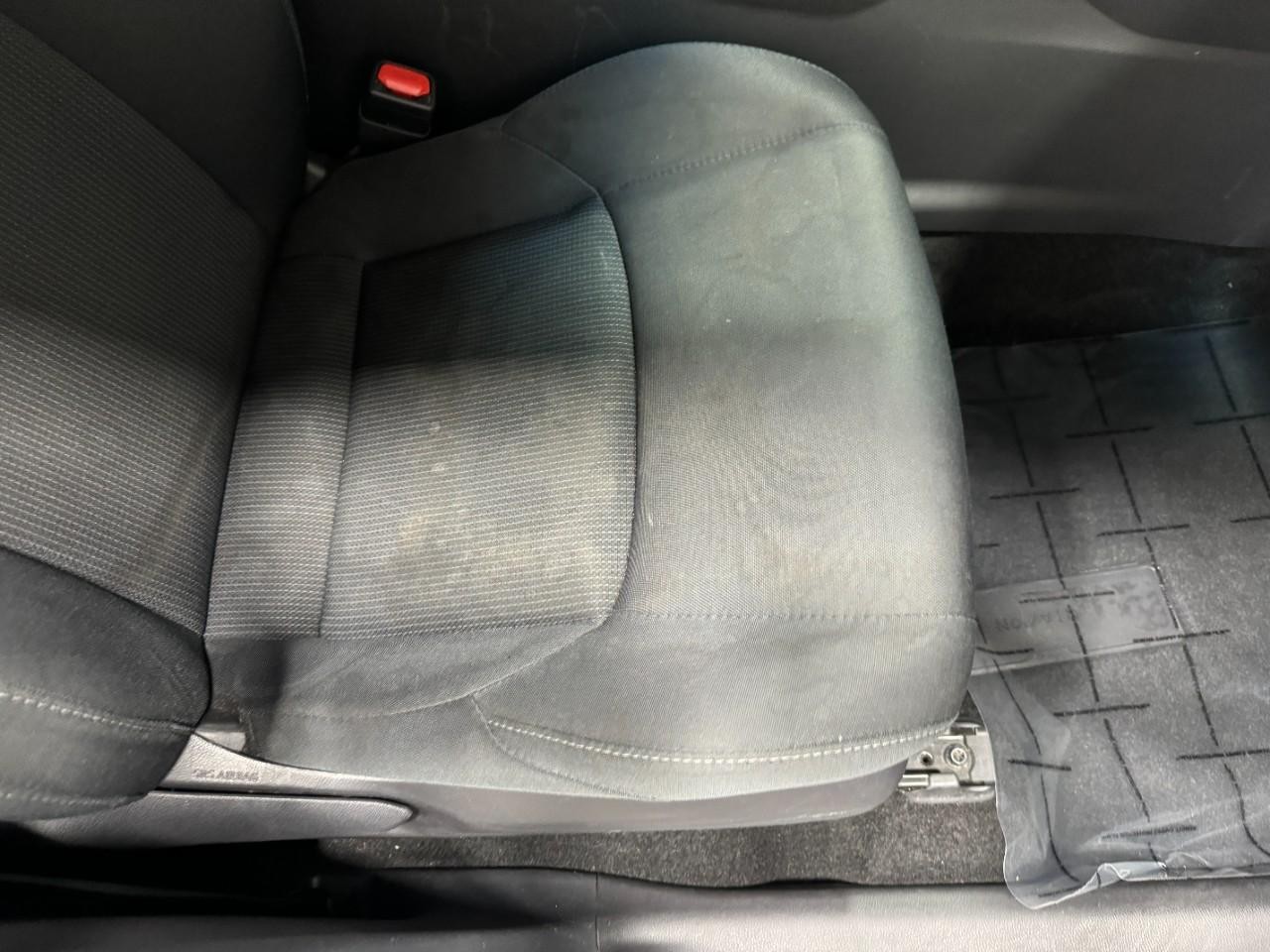 Toyota Venza Vehicle Full-screen Gallery Image 18