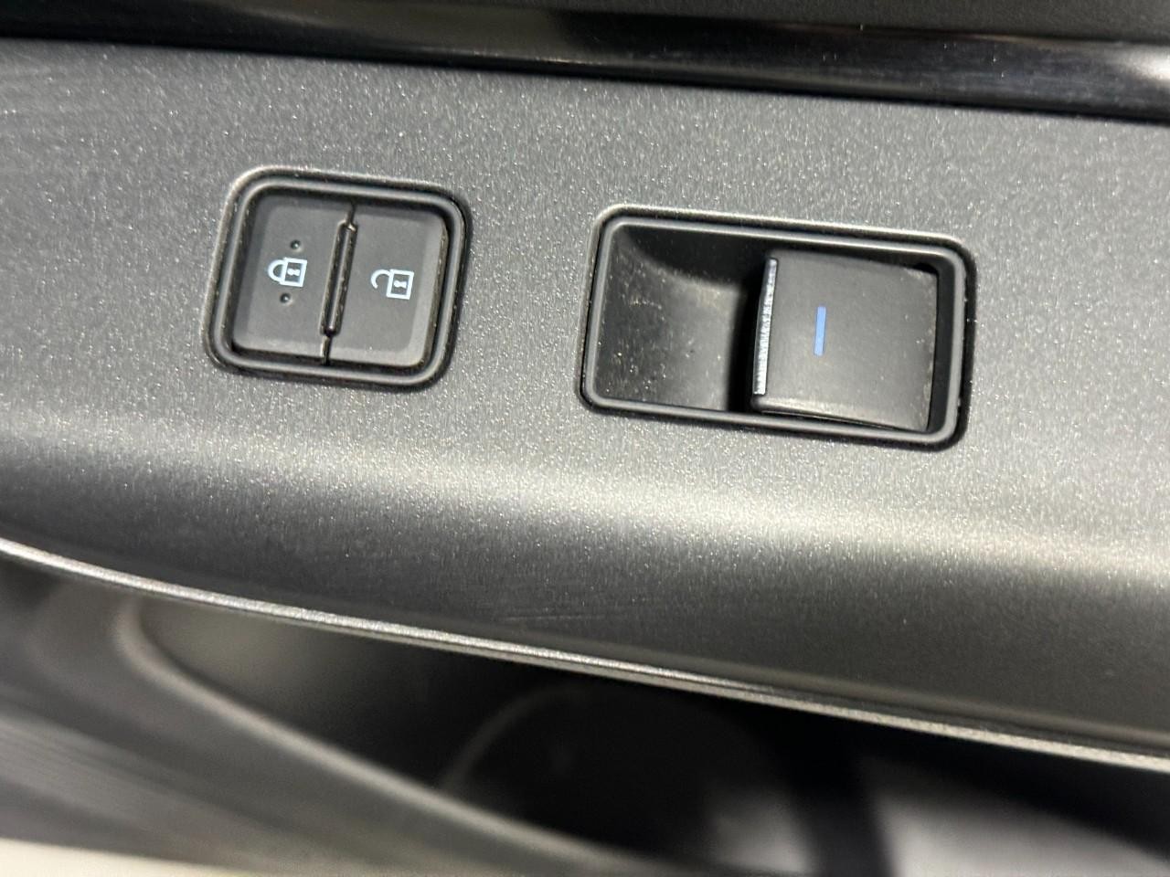 Toyota Venza Vehicle Full-screen Gallery Image 19