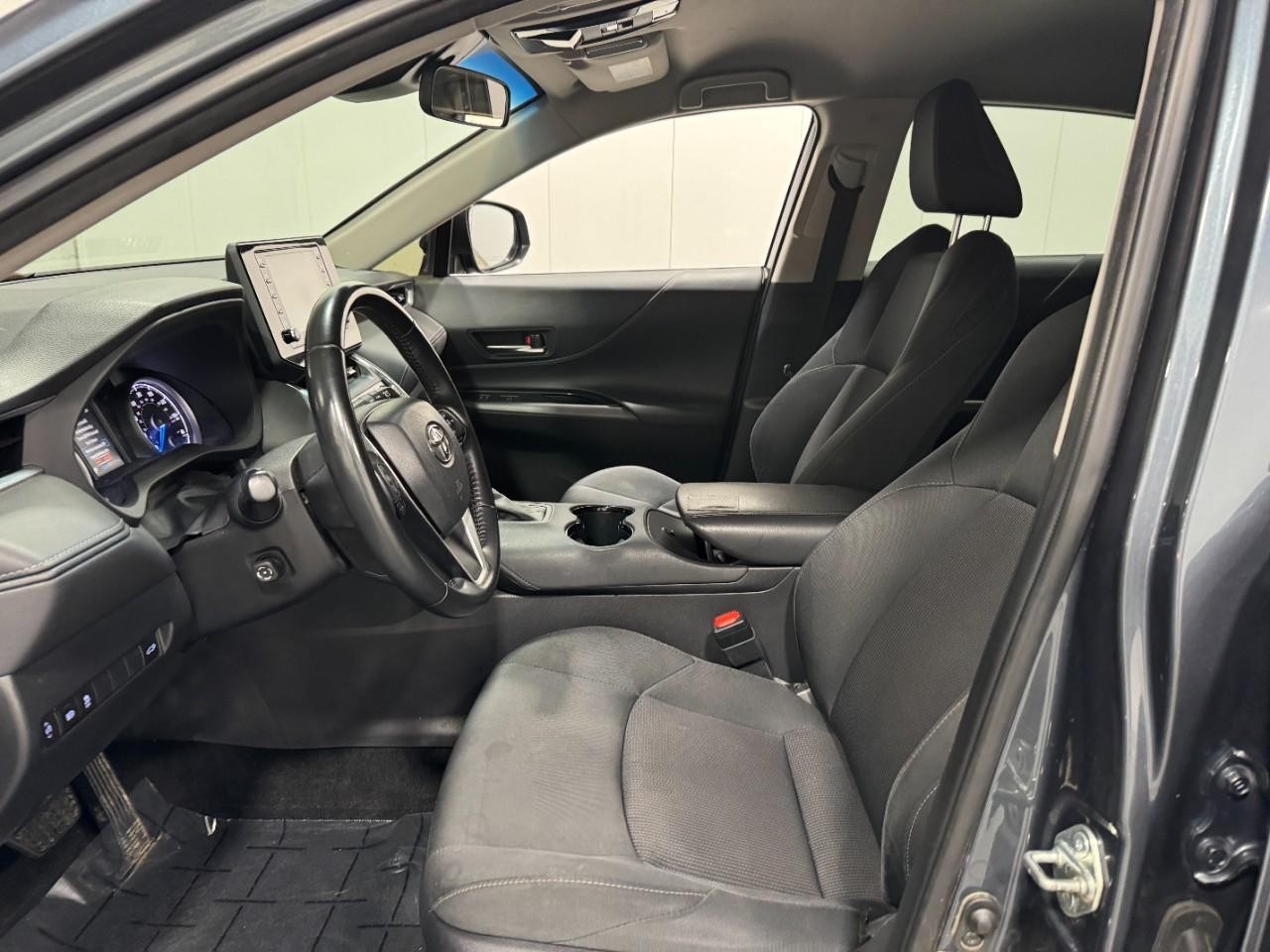 Toyota Venza Vehicle Full-screen Gallery Image 21