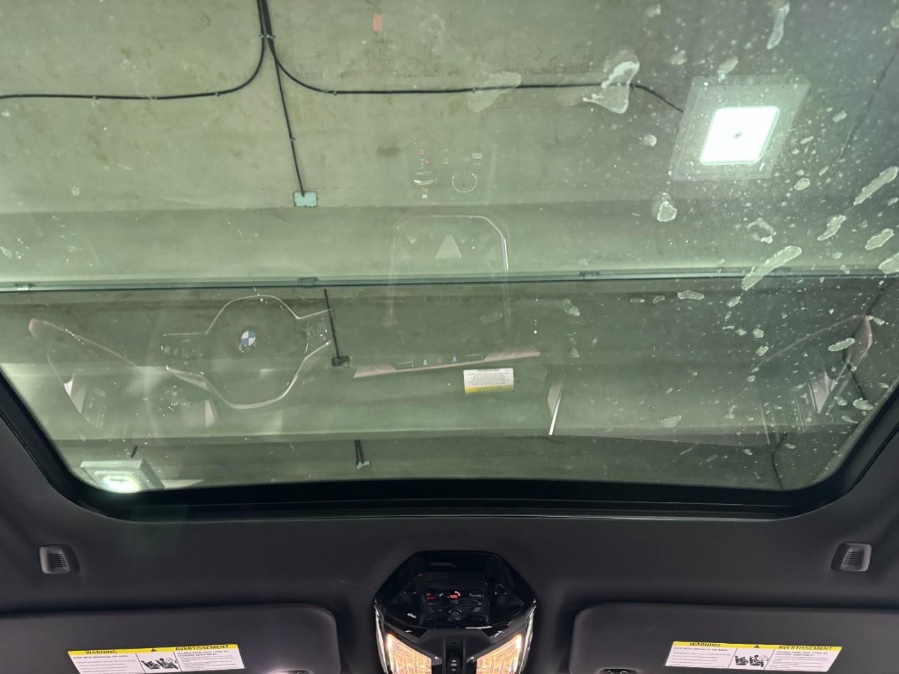 BMW X3 Vehicle Full-screen Gallery Image 12