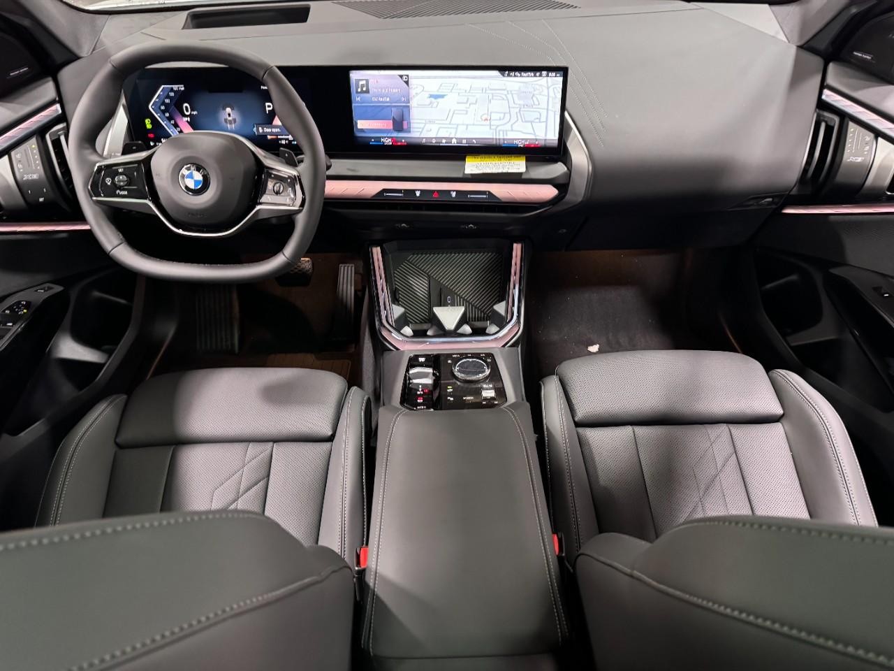 BMW X3 Vehicle Full-screen Gallery Image 13