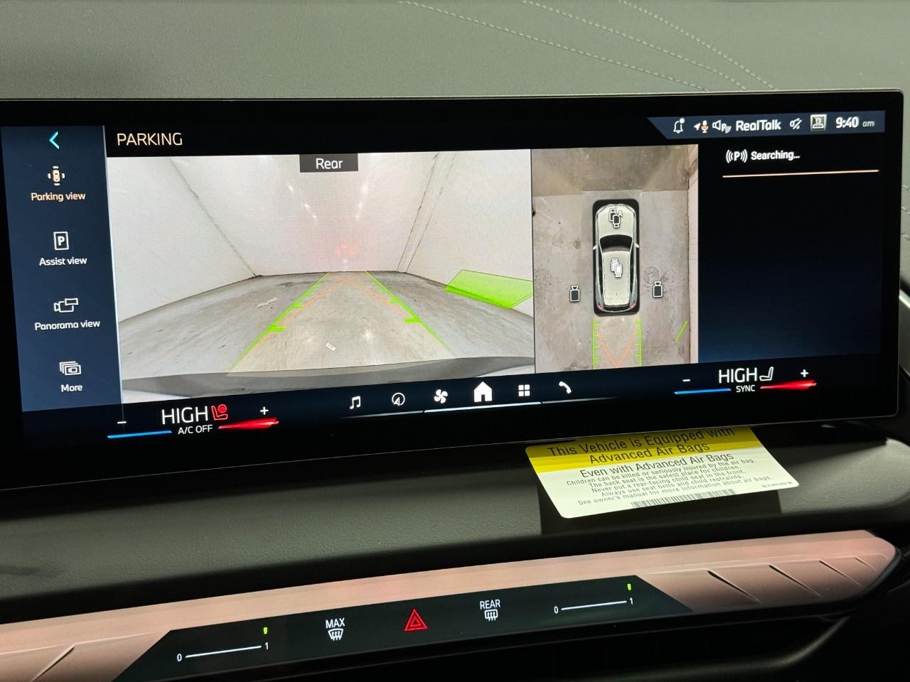 BMW X3 Vehicle Full-screen Gallery Image 32