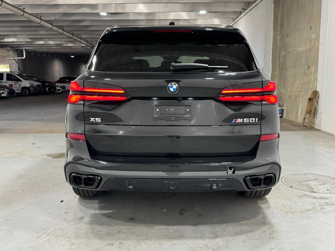 BMW X5 Vehicle Full-screen Gallery Image 9