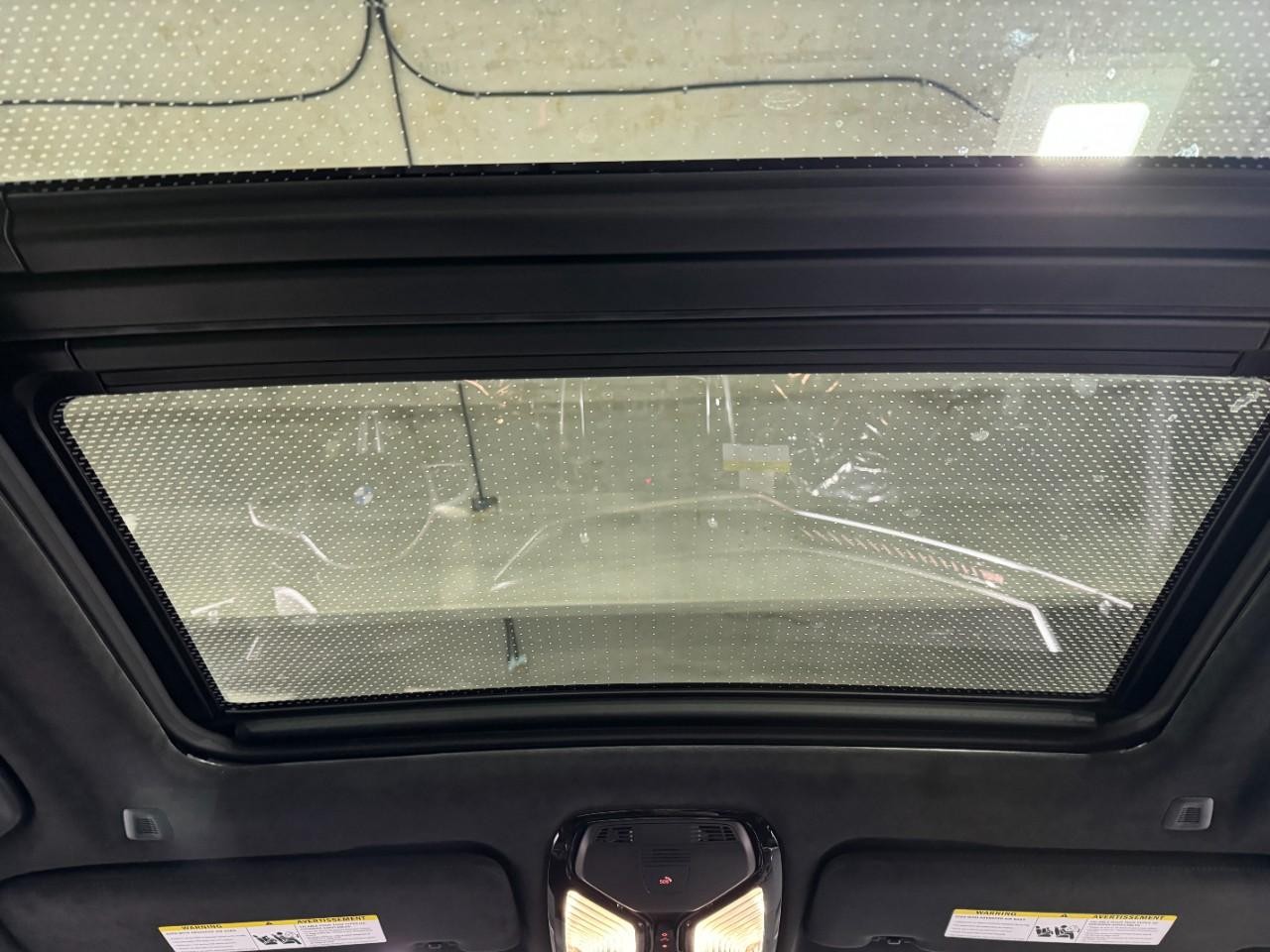 BMW X5 Vehicle Full-screen Gallery Image 12