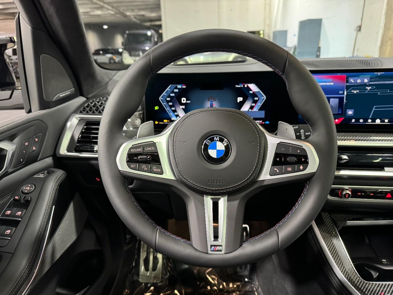 BMW X5 Vehicle Full-screen Gallery Image 14