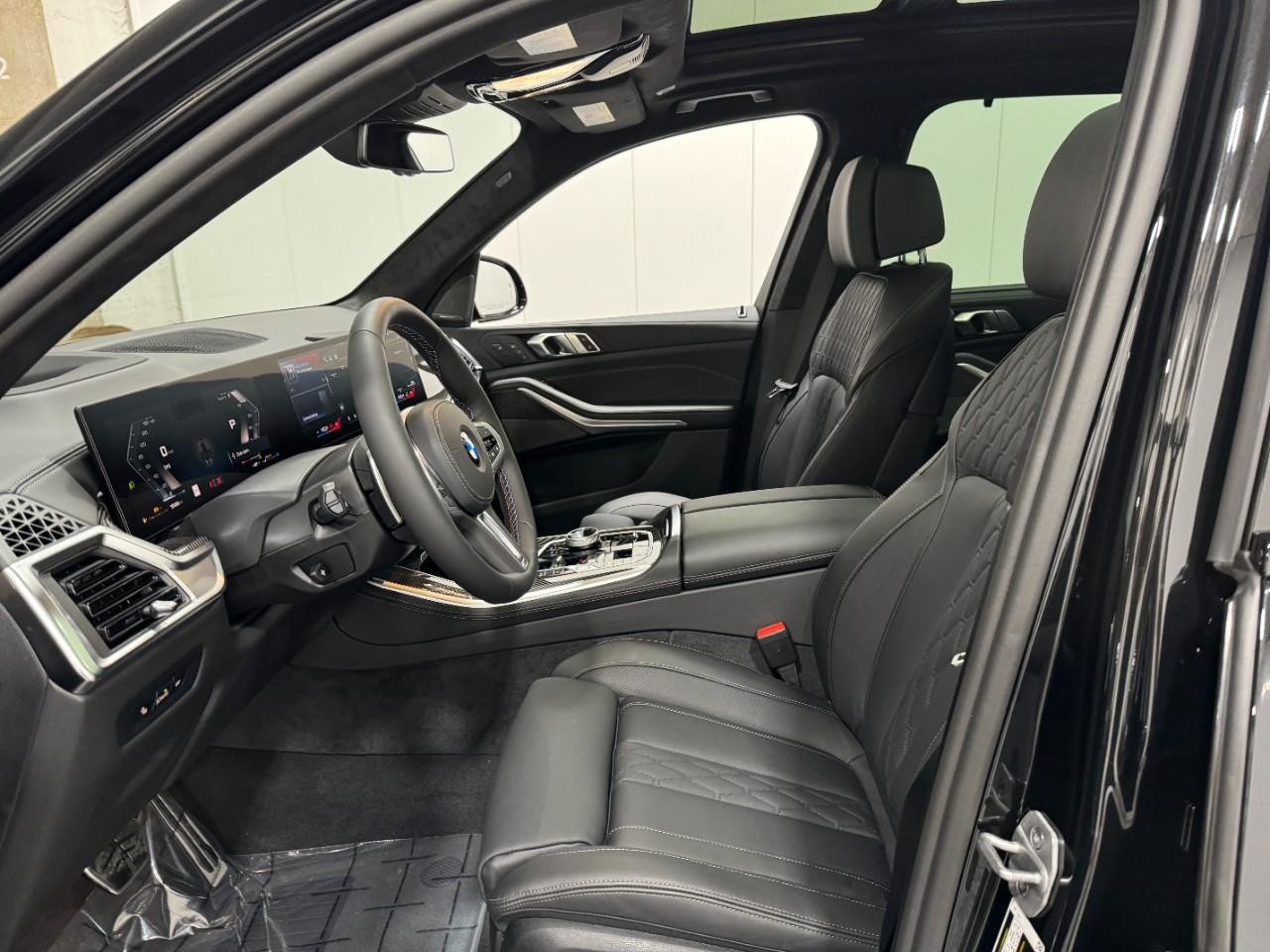 BMW X5 Vehicle Full-screen Gallery Image 28