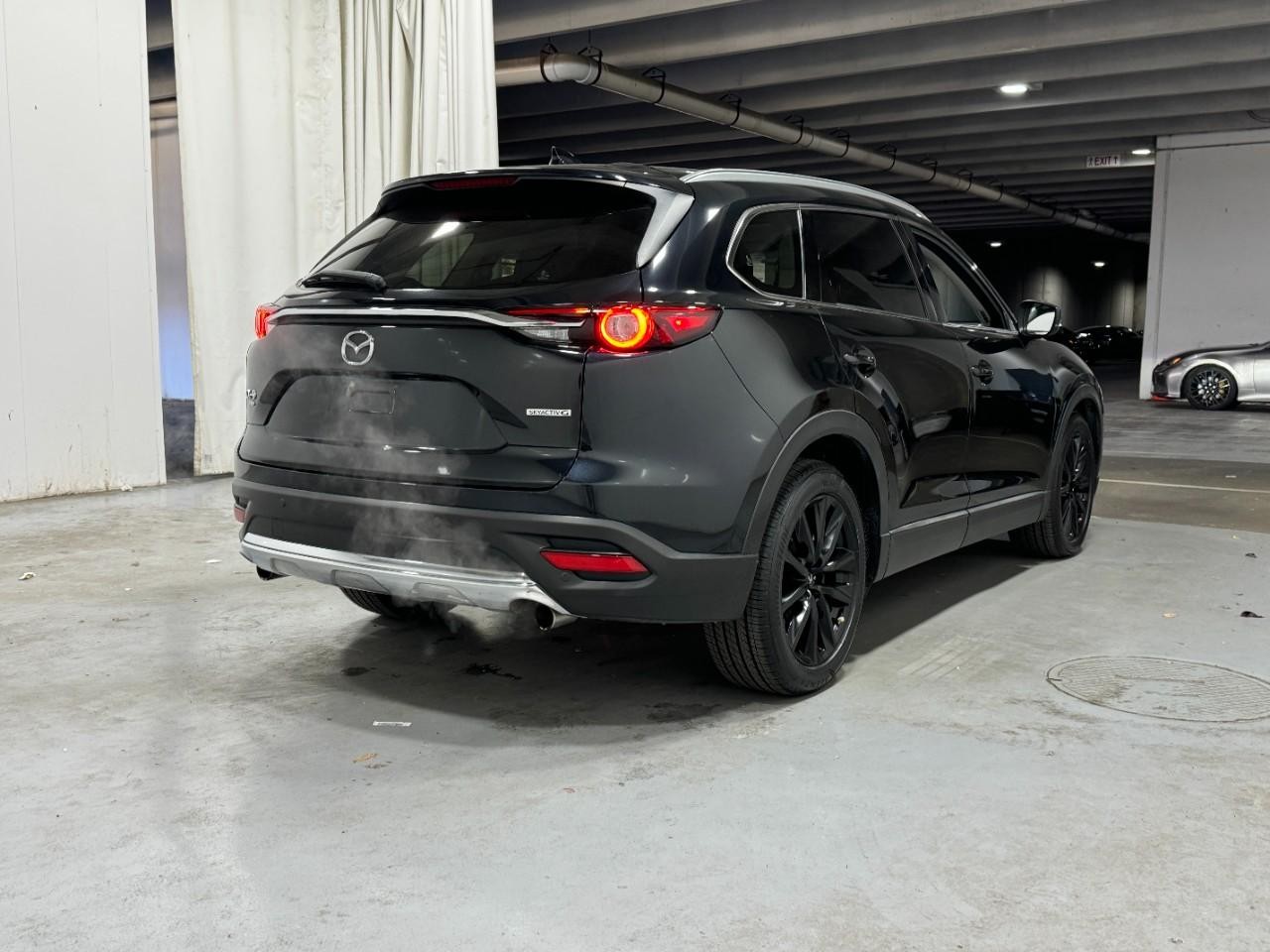 Mazda CX-9 Vehicle Full-screen Gallery Image 4