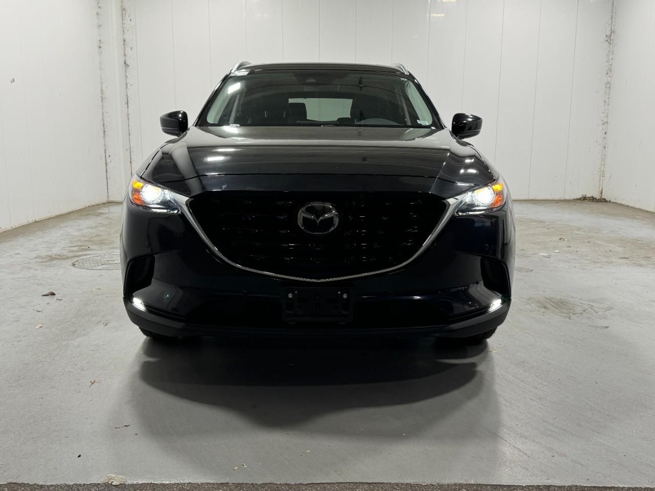 Mazda CX-9 Vehicle Full-screen Gallery Image 7