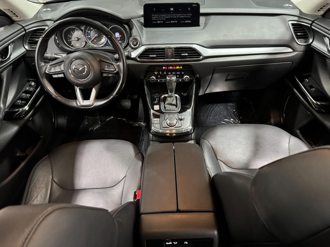 Mazda CX-9 Vehicle Full-screen Gallery Image 15