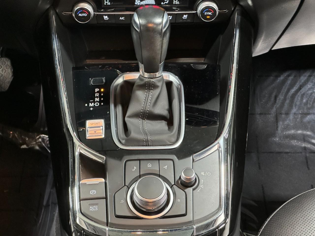 Mazda CX-9 Vehicle Full-screen Gallery Image 19