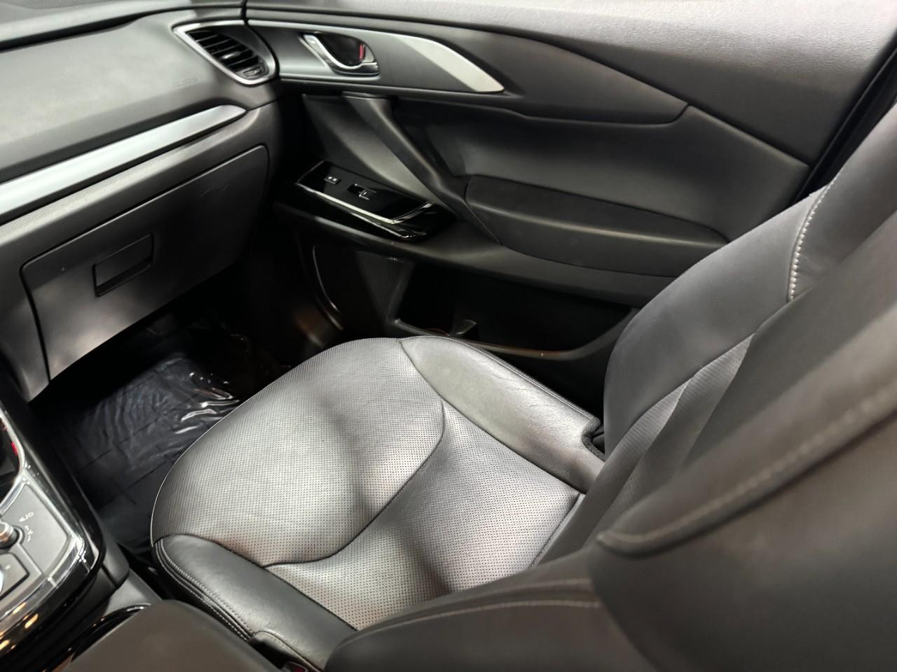 Mazda CX-9 Vehicle Full-screen Gallery Image 20