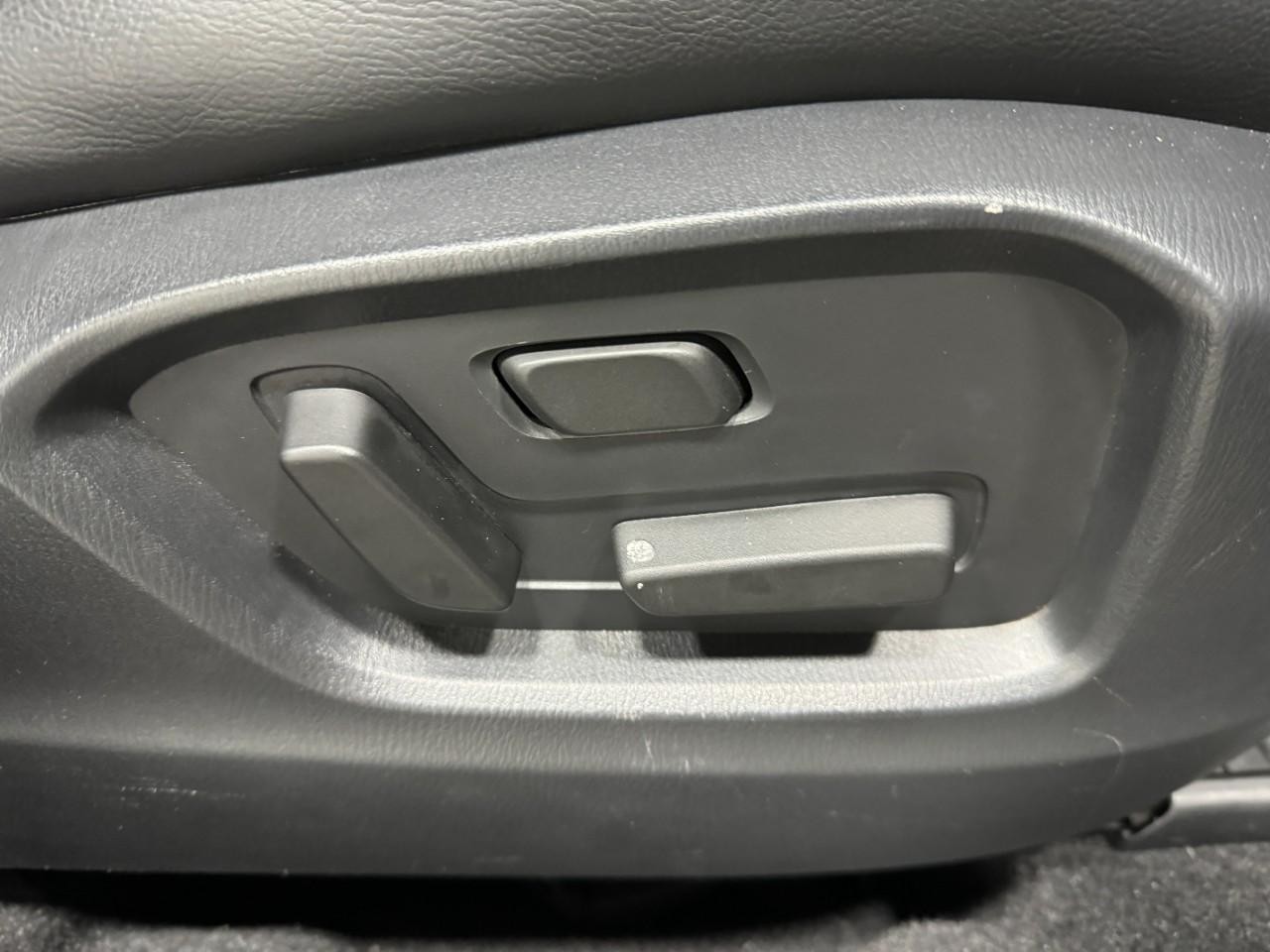 Mazda CX-9 Vehicle Full-screen Gallery Image 23