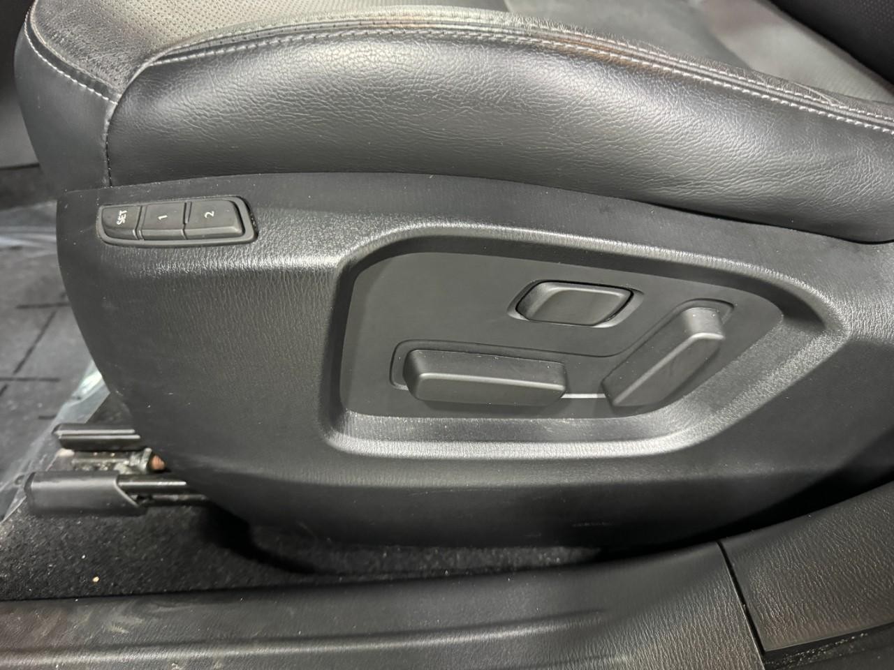 Mazda CX-9 Vehicle Full-screen Gallery Image 28