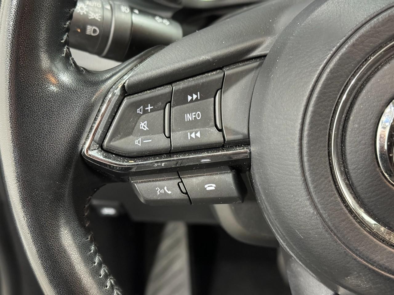 Mazda CX-9 Vehicle Full-screen Gallery Image 30