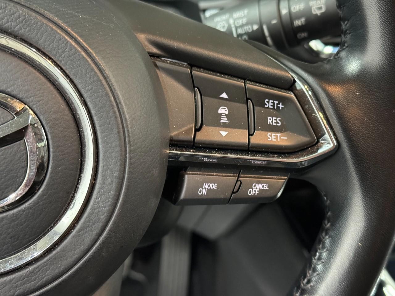 Mazda CX-9 Vehicle Full-screen Gallery Image 31