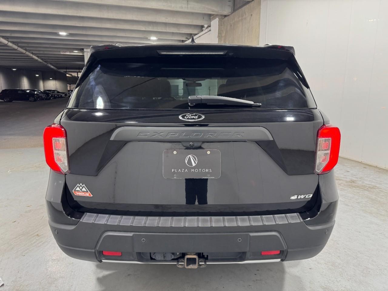 Ford Explorer Vehicle Full-screen Gallery Image 4