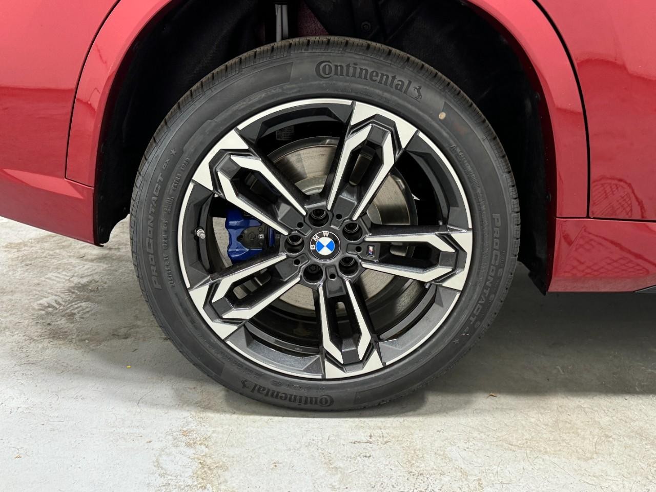 BMW X1 Vehicle Full-screen Gallery Image 5