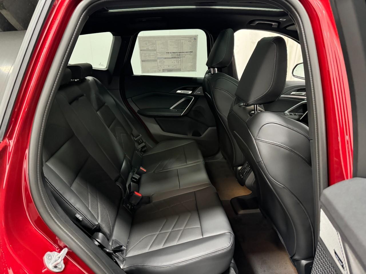 BMW X1 Vehicle Full-screen Gallery Image 10