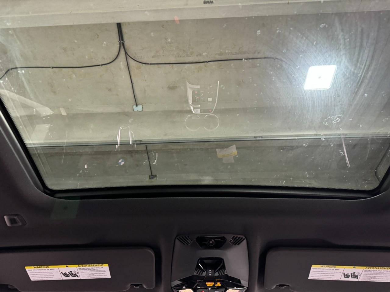 BMW X1 Vehicle Full-screen Gallery Image 11