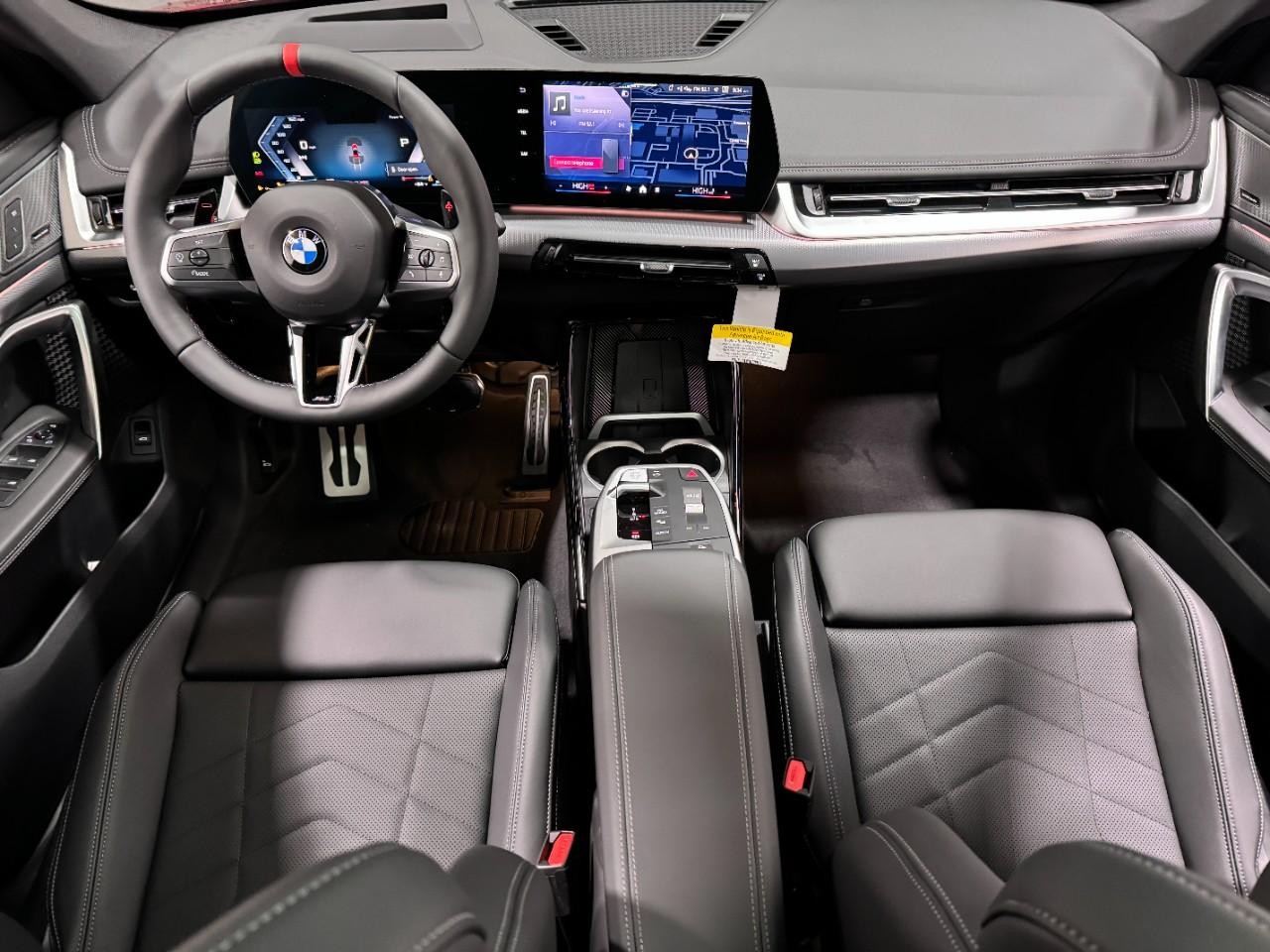 BMW X1 Vehicle Full-screen Gallery Image 12