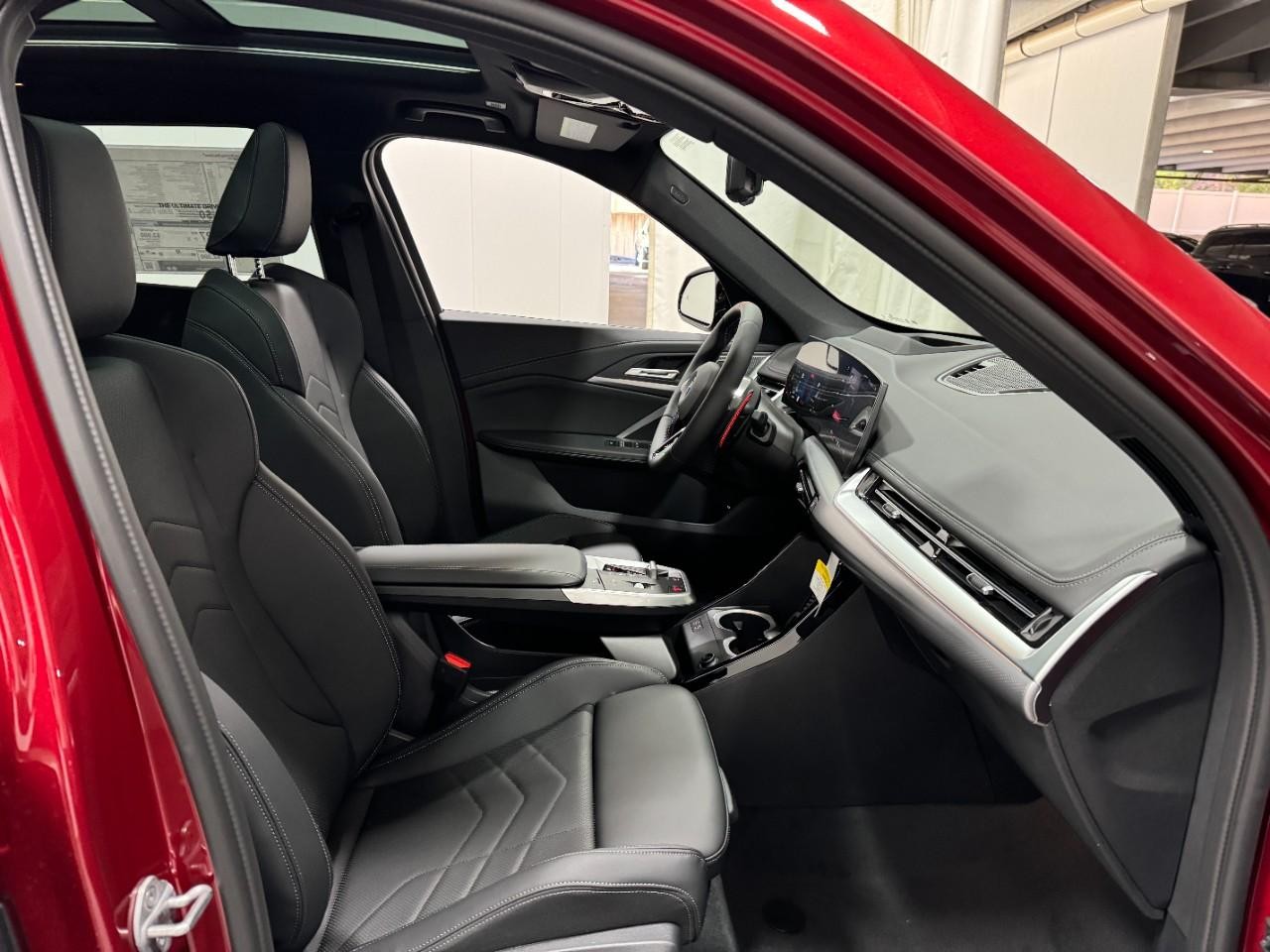 BMW X1 Vehicle Full-screen Gallery Image 17