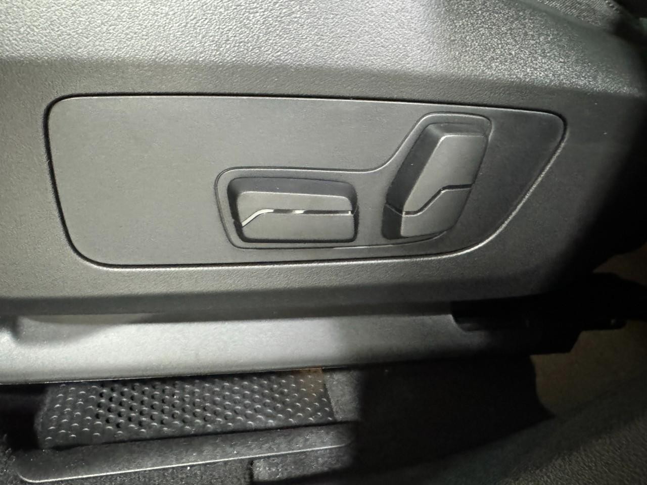 BMW X1 Vehicle Full-screen Gallery Image 27