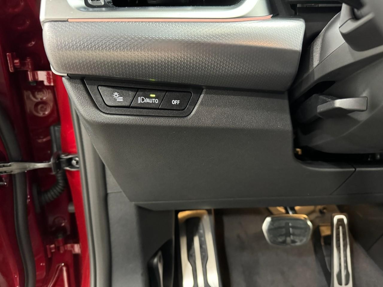 BMW X1 Vehicle Full-screen Gallery Image 28