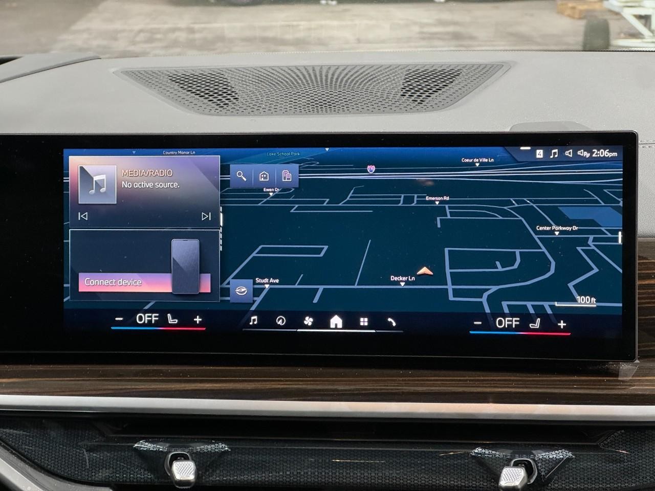 BMW X5 Vehicle Full-screen Gallery Image 14