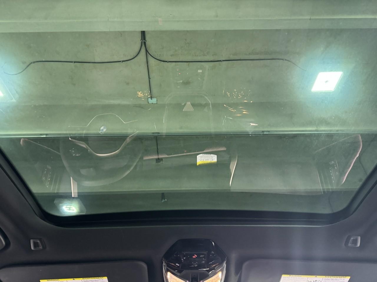 BMW X3 Vehicle Full-screen Gallery Image 11