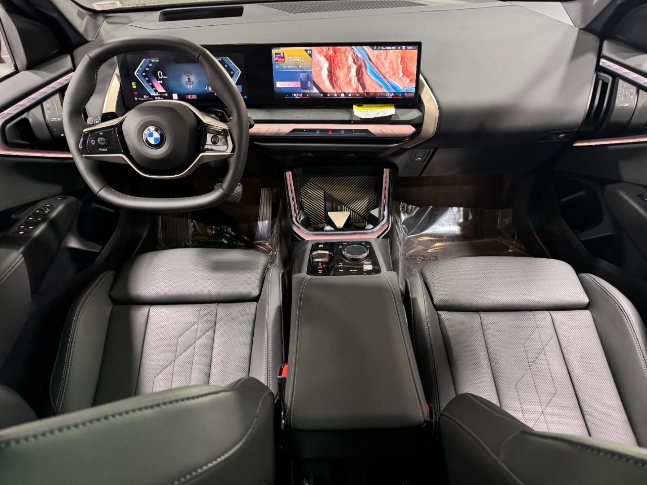 BMW X3 Vehicle Full-screen Gallery Image 12