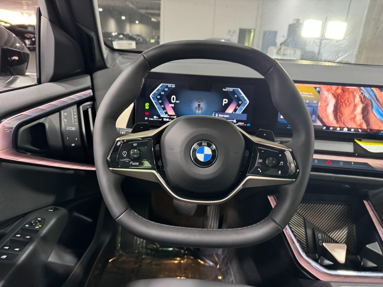 BMW X3 Vehicle Full-screen Gallery Image 13