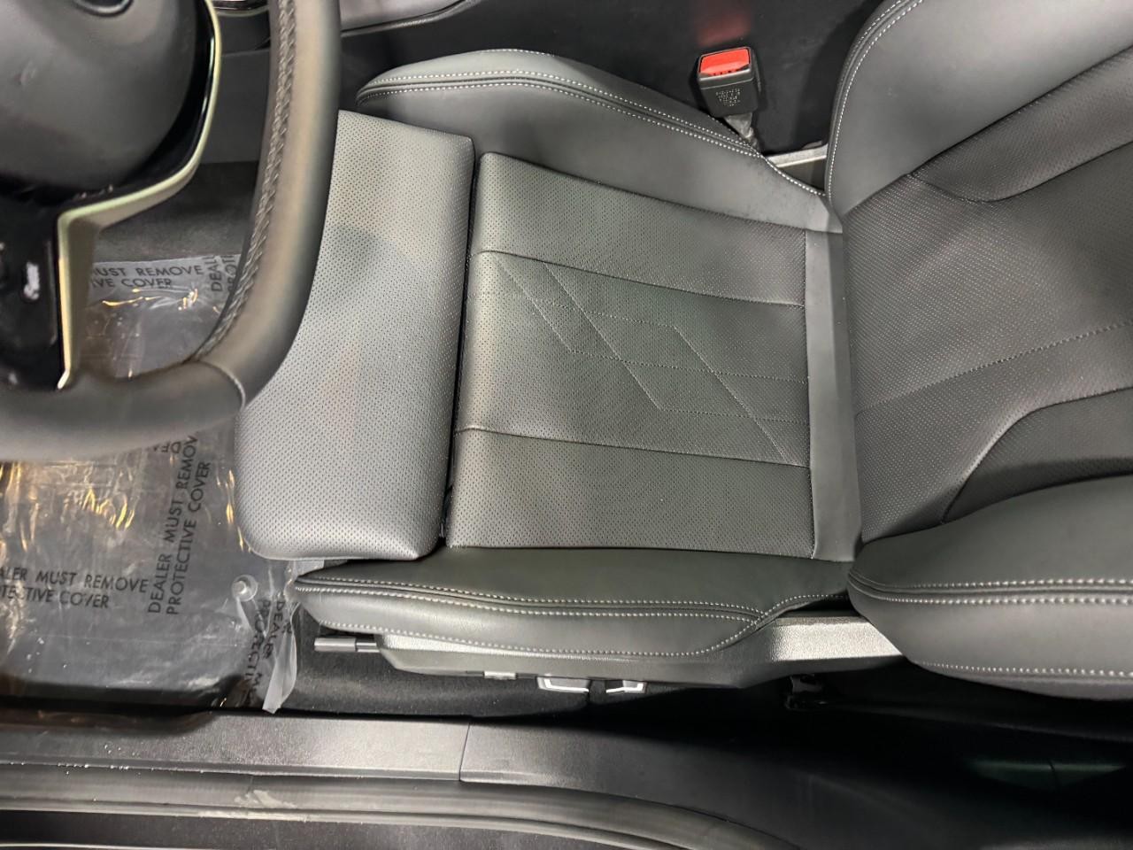 BMW X3 Vehicle Full-screen Gallery Image 25