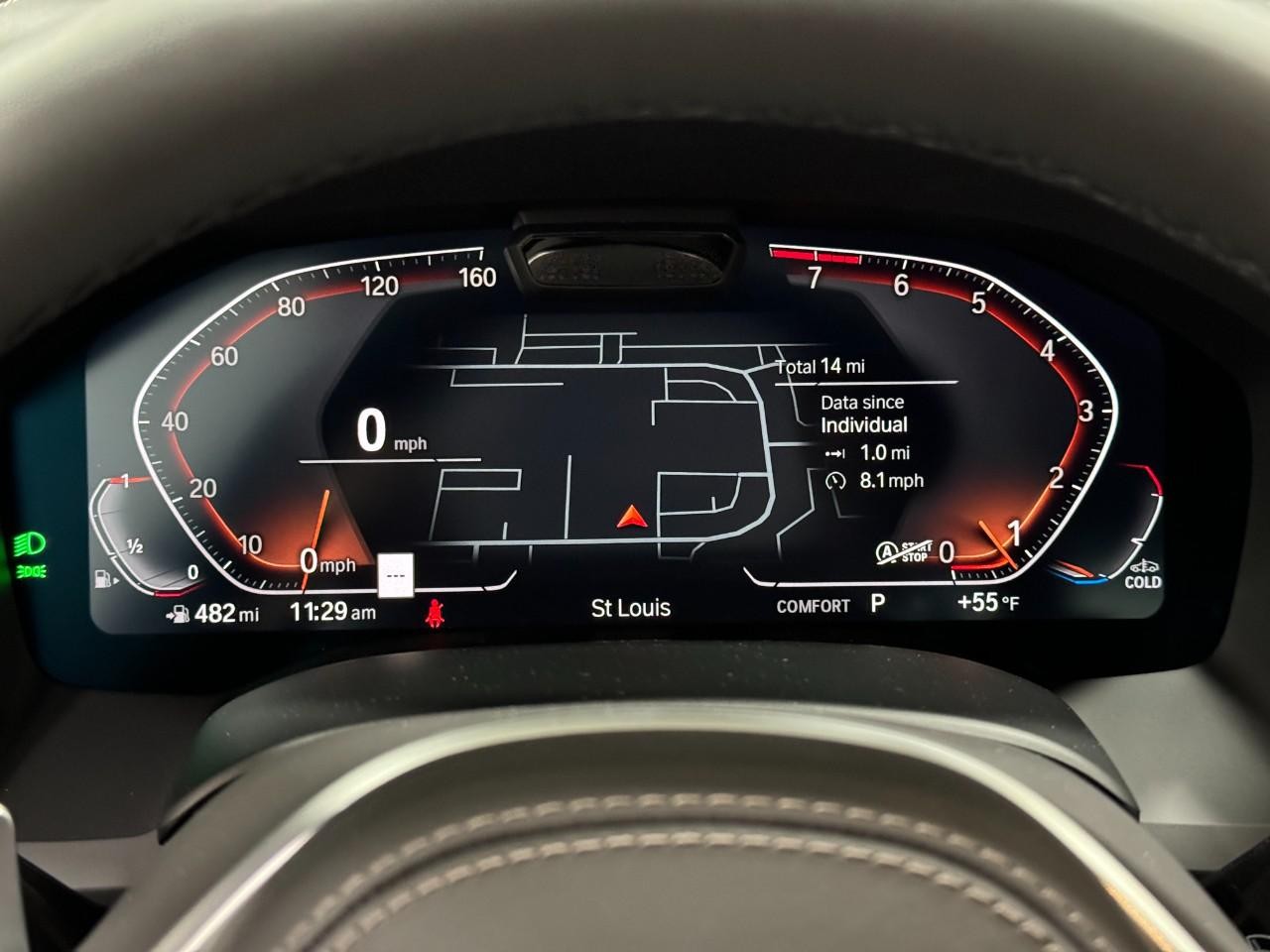 BMW 8 Series Vehicle Full-screen Gallery Image 34