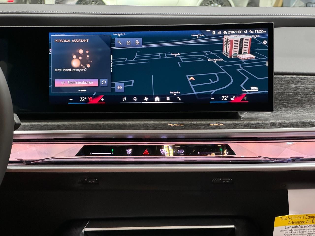 BMW 7 Series Vehicle Full-screen Gallery Image 14