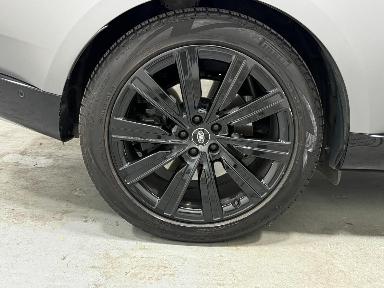 Land Rover Range Rover Vehicle Full-screen Gallery Image 5