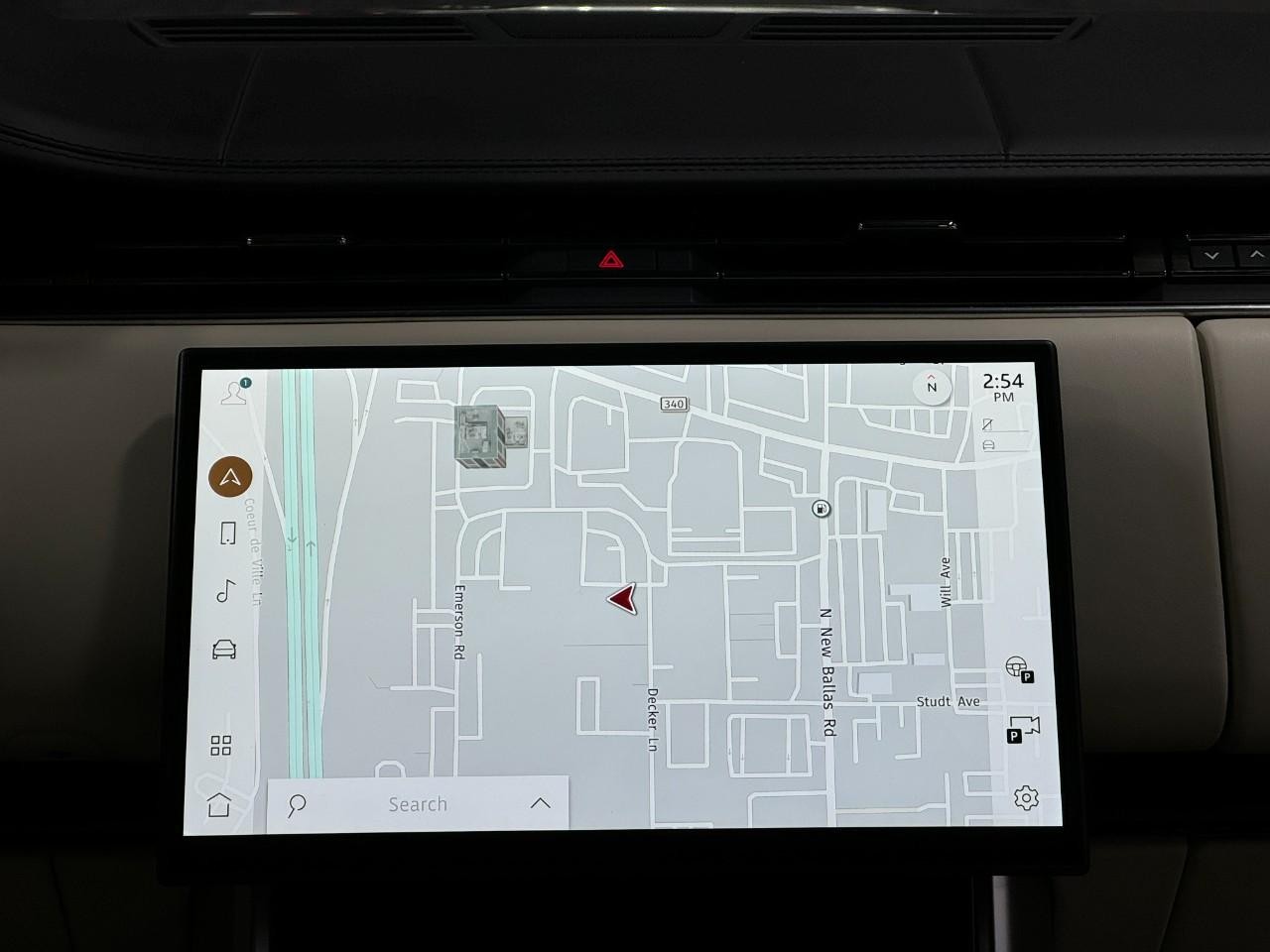 Land Rover Range Rover Vehicle Full-screen Gallery Image 16