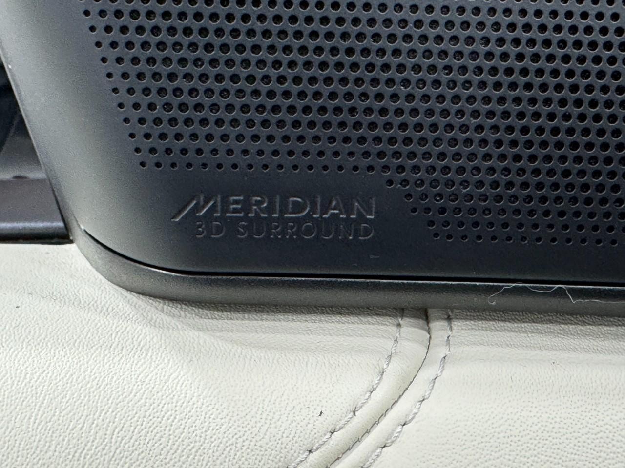 Land Rover Range Rover Vehicle Full-screen Gallery Image 28