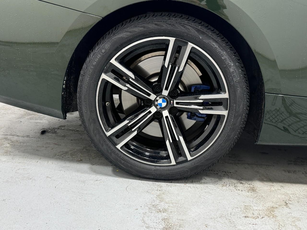 BMW 4 Series Vehicle Full-screen Gallery Image 5