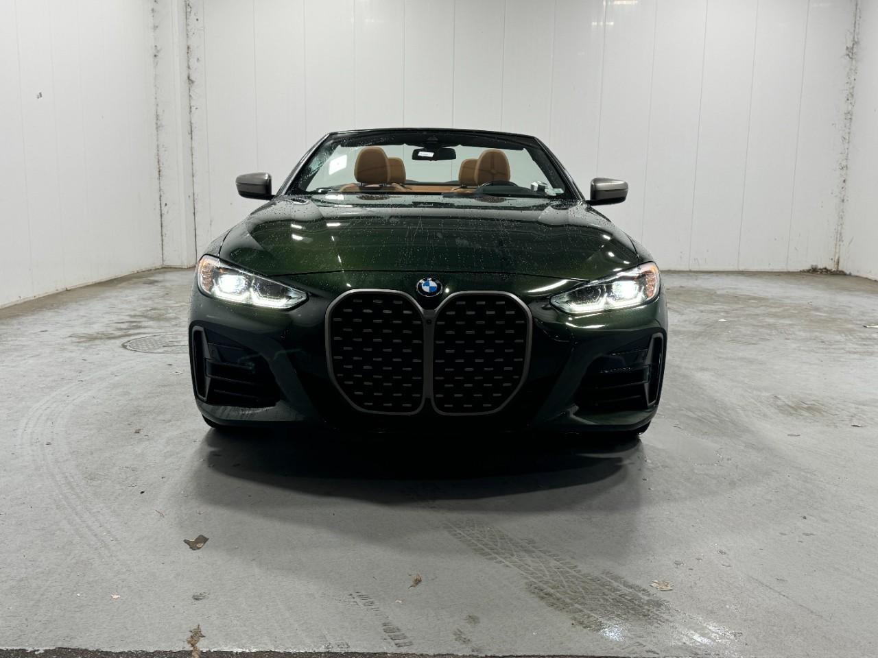 BMW 4 Series Vehicle Full-screen Gallery Image 7