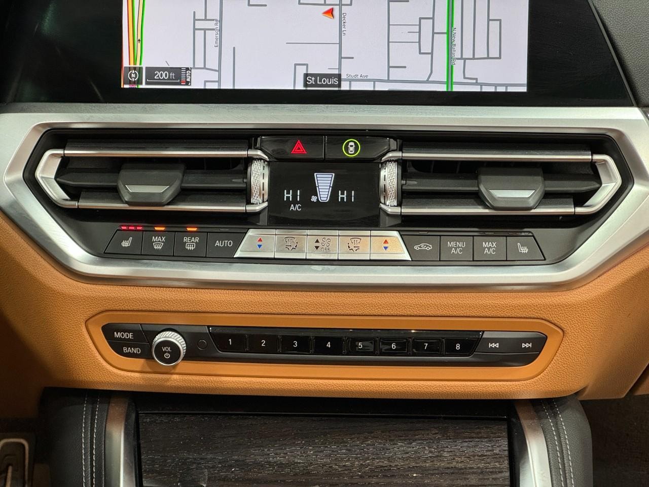 BMW 4 Series Vehicle Full-screen Gallery Image 15