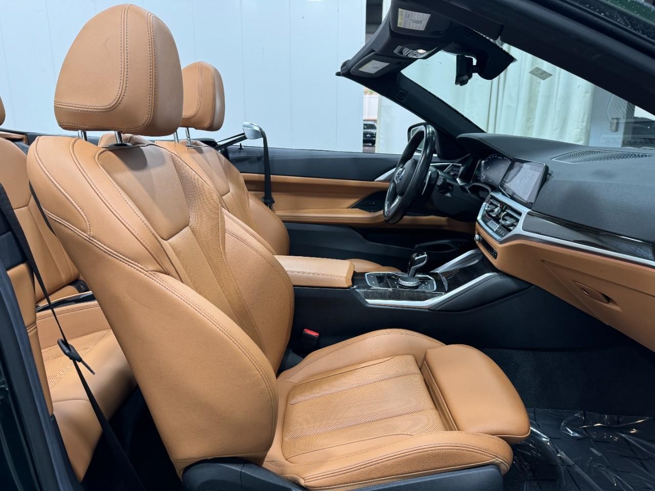 BMW 4 Series Vehicle Full-screen Gallery Image 18