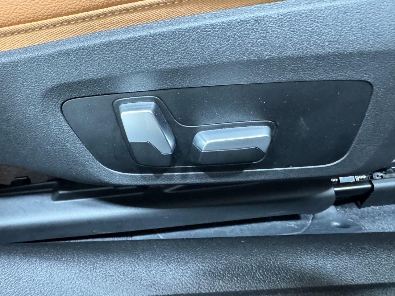 BMW 4 Series Vehicle Full-screen Gallery Image 20