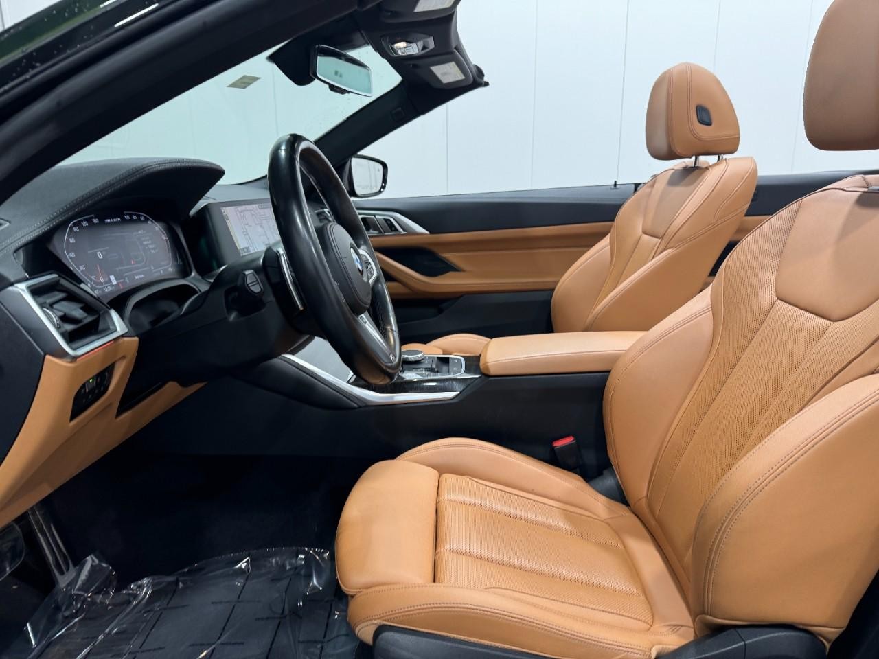 BMW 4 Series Vehicle Full-screen Gallery Image 27