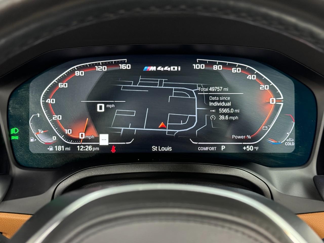 BMW 4 Series Vehicle Full-screen Gallery Image 34