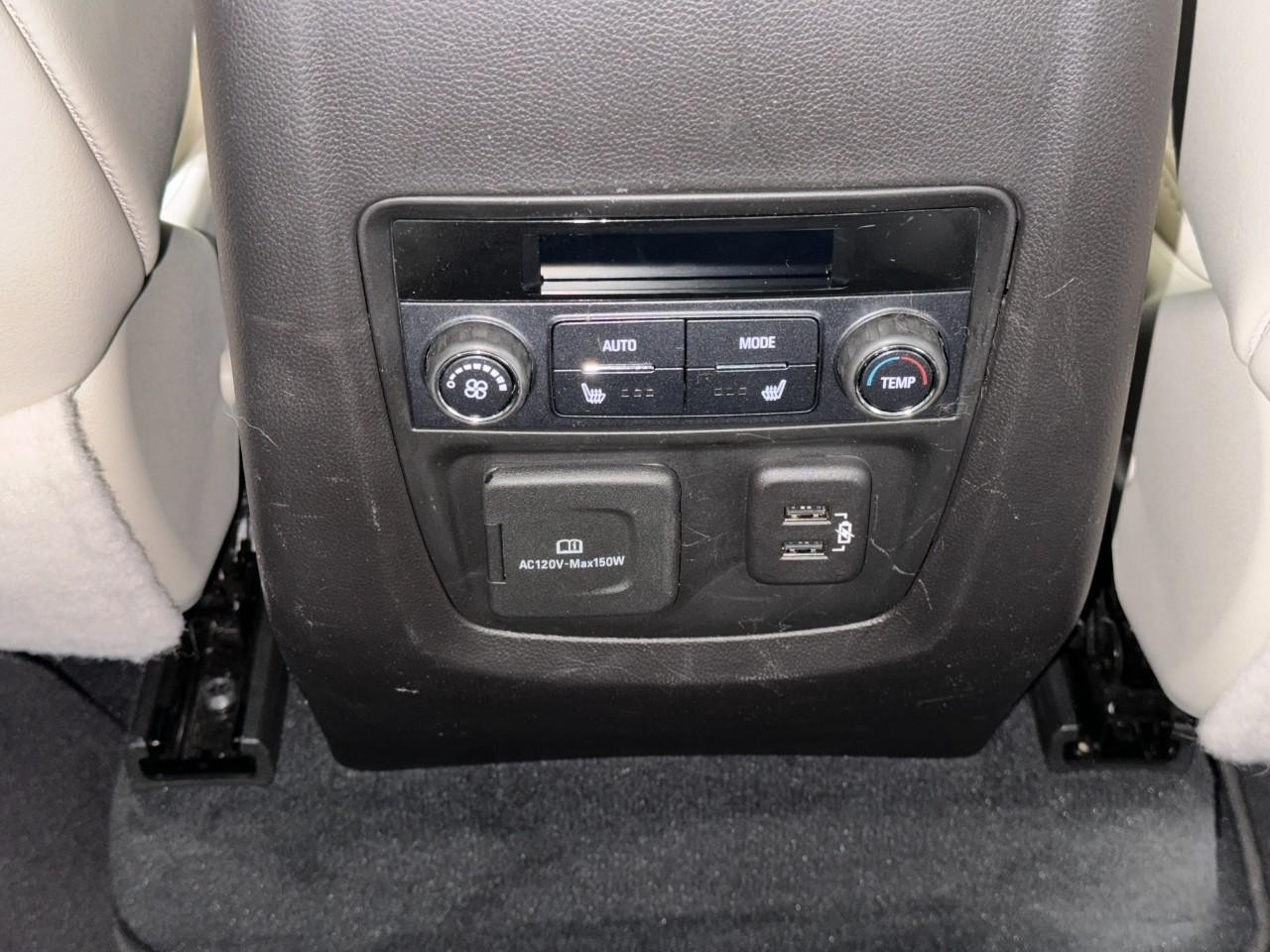 Buick Enclave Vehicle Full-screen Gallery Image 13